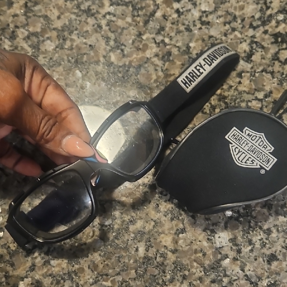 Harley-Davidson Black Glasses with Case